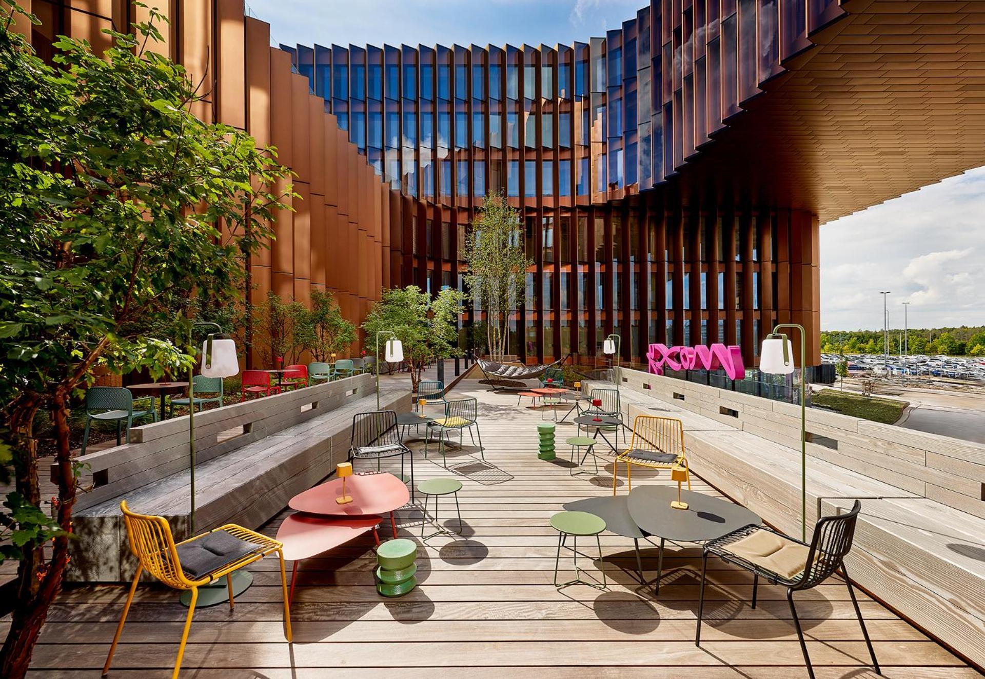 Отель Moxy Luxembourg Airport Niederanven Экстерьер фото